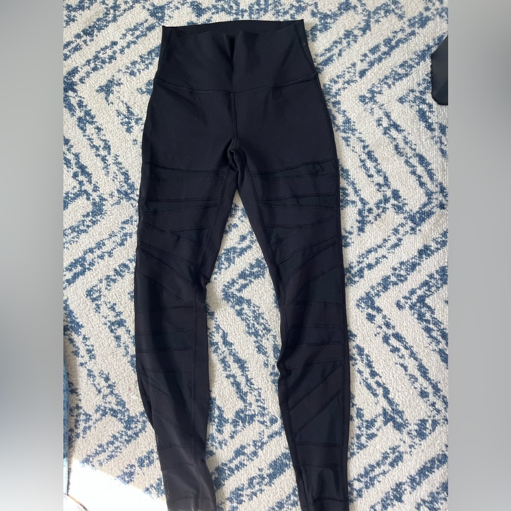 Lulu lemon black leggings - SIZE 6